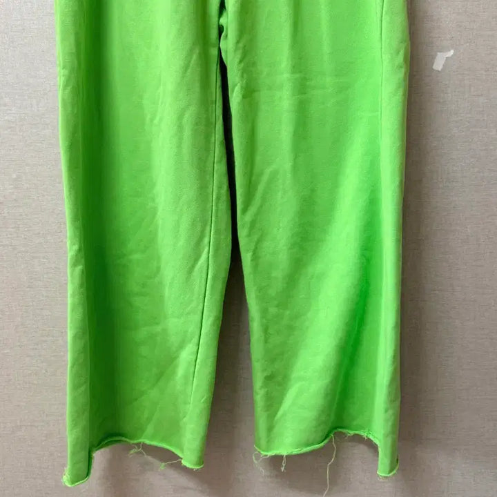 [BUNJANG] Lime Green Training Pants (up to Women&