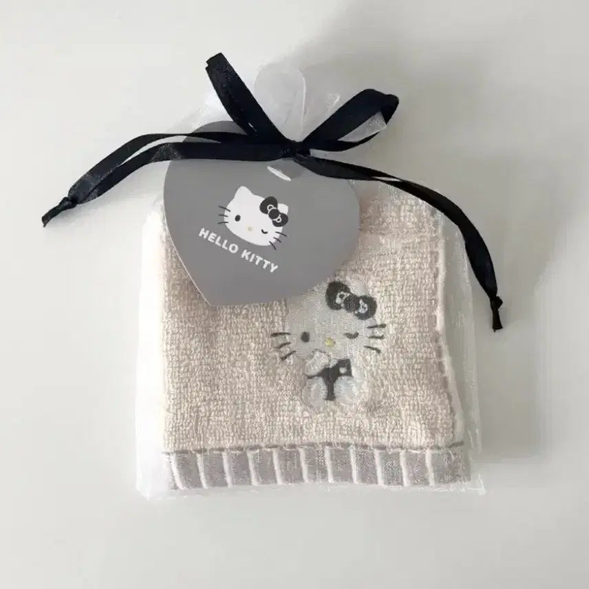 [BUNJANG] Black Kitty Embroidered Handkerchief Gift Set (Japanese Genuine) / 블랙키티 자수 손수건 일본정품 선물세트