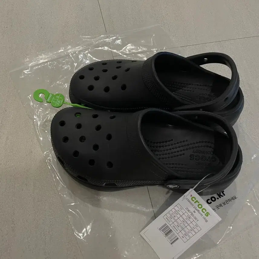 [BUNJANG] Crocs Classic Platform Clog Black 240 / (거의새상품) 크록스 클래식 플랫폼 클로그 블랙 240