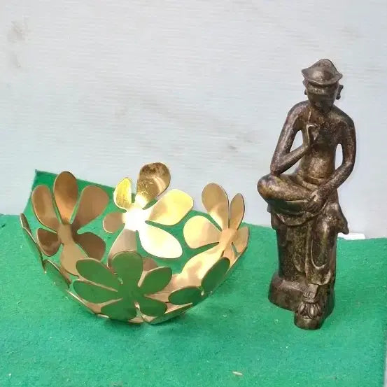 [BUNJANG] Gilded Buddha Statue (23cm) with Woven Basket / 반가사유상 23센치동재질바구니포함