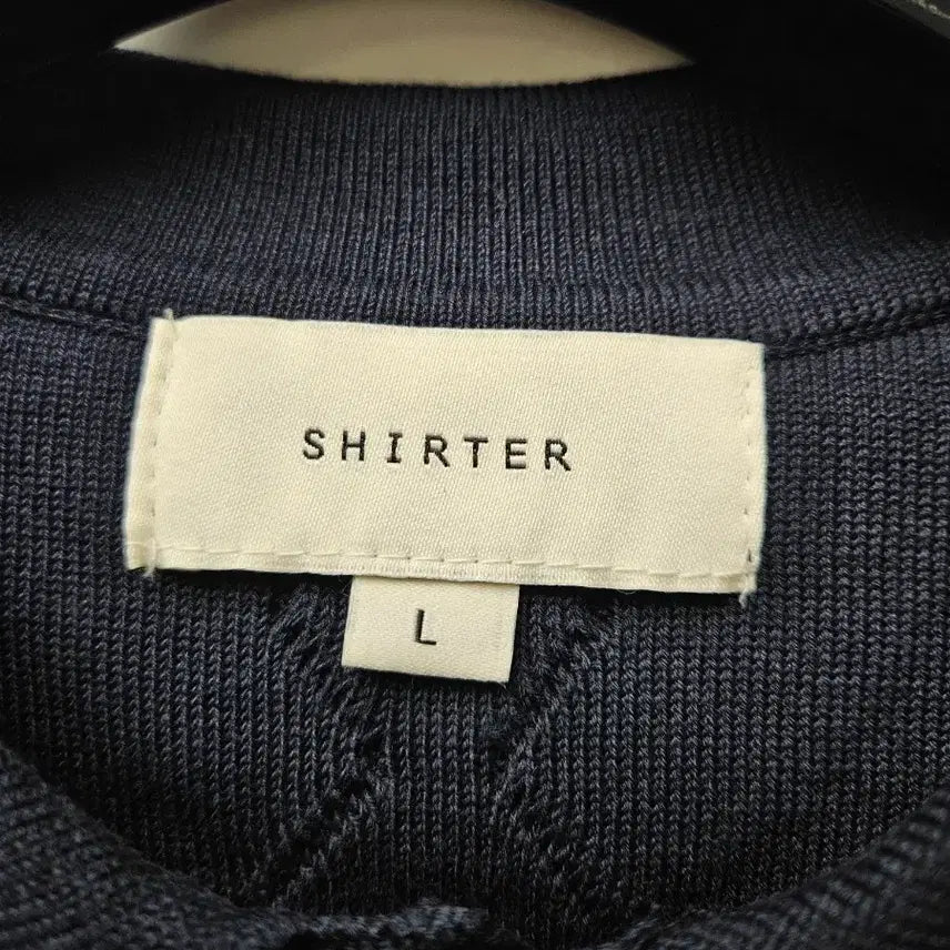 [BUNJANG] Shutter Fine Gauge Logo Pattern Half Cardigan L / 셔터 파인게이지 로고 패턴 하프 가디건 L