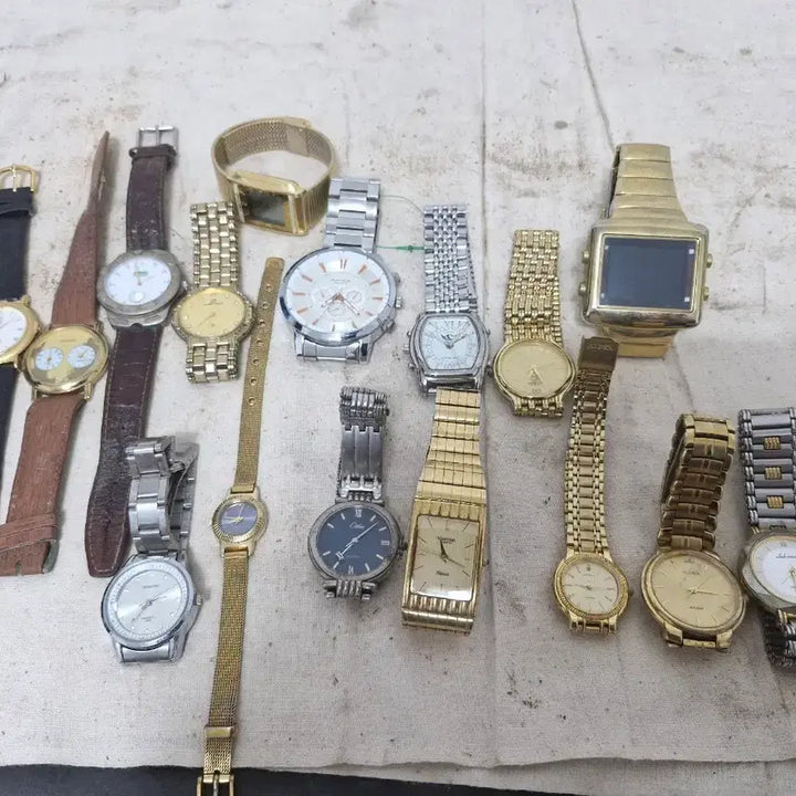 [BUNJANG] Vintage Used Wristwatches Bundle (16 Pieces) / 빈티지  사용제 손목시계 16개 입니다