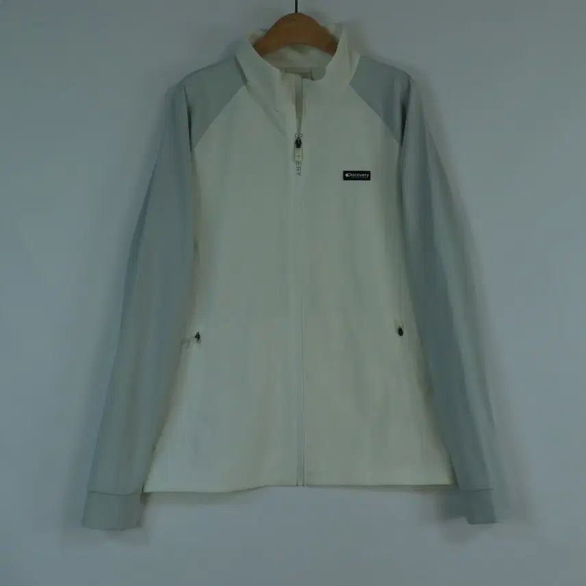 [BUNJANG] Discovery Authentic Windbreaker Jacket White Size 105 Gorpcore / 디스커버리 Discovery 정품 바람막이 자켓 화이트 105 고프코어