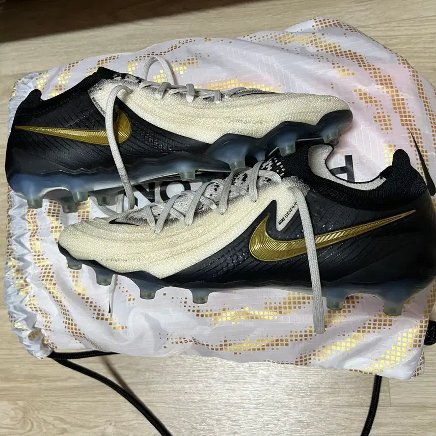 [BUNJANG] Nike Phantom GX II Elite AG 270 Football Boots / 나이키 팬텀gx2 엘리트 ag [270]