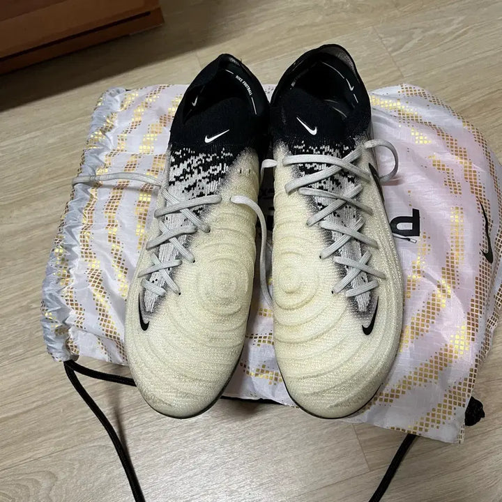 [BUNJANG] Nike Phantom GX II Elite AG 270 Football Boots / 나이키 팬텀gx2 엘리트 ag [270]