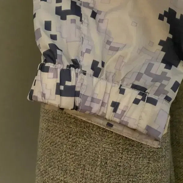 [BUNJANG] Digital Camo Hooded Windbreaker Jumper / 디지털 카모 후드 바람막이 점퍼