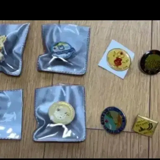 [BUNJANG] Red Cross Enamel Pins Assortment / Rcy뱃지 대한적십자사배지