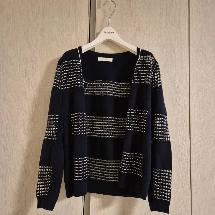 [BUNJANG] MICHAA Navy Punch Detail Cardigan / MICHAA  미샤 가디건
