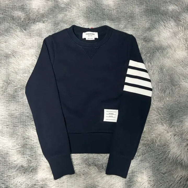 [SOLD OUT] [38 size] 새상품급 톰브라운 사선 네이비 맨투맨