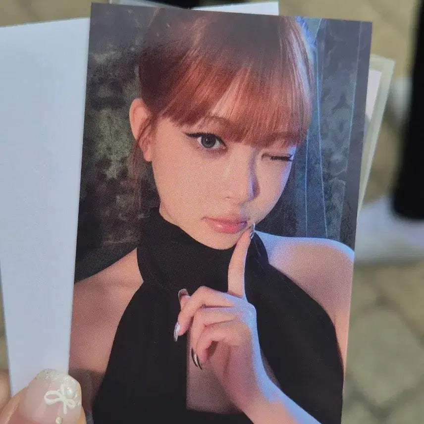 [BUNJANG] LE SSERAFIM Celebration Week 2 Hong Eunchae Official Photocard / 르세라핌 셀러브레이션 2주차 홍은채 은채 공방포카 포토카드