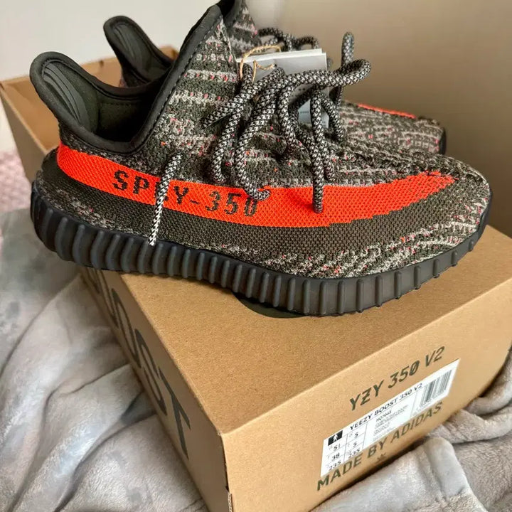 [BUNJANG] Adidas Yeezy Boost 350 V2 Carbon Beluga Sneakers / 아이다스350 V2 카본 벨루가 235 새상품급 풀박스