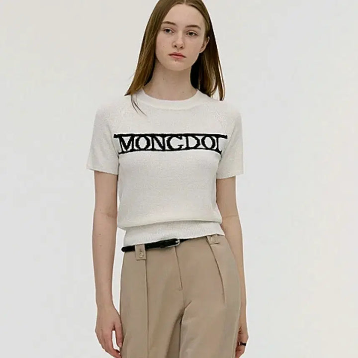 [BUNJANG] Mongdol Logo Jacquard Short Sleeve Knit White / 몽돌 로고 자카드 반팔 니트 화이트
