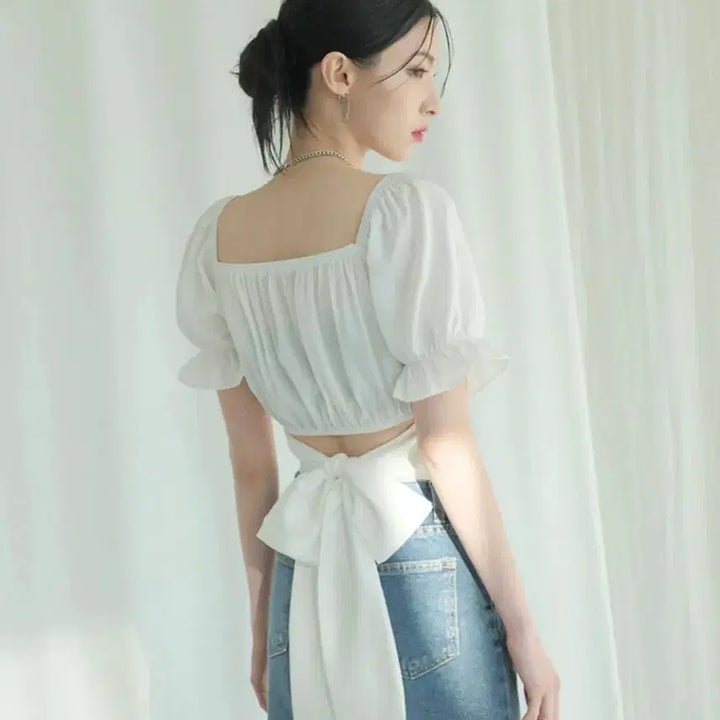 [BUNJANG] Urban Dress Back Ribbon Square Short-Sleeve Blouse White / 어반드레스 백 리본 스퀘어 숏-슬리브 블라우스 화이트