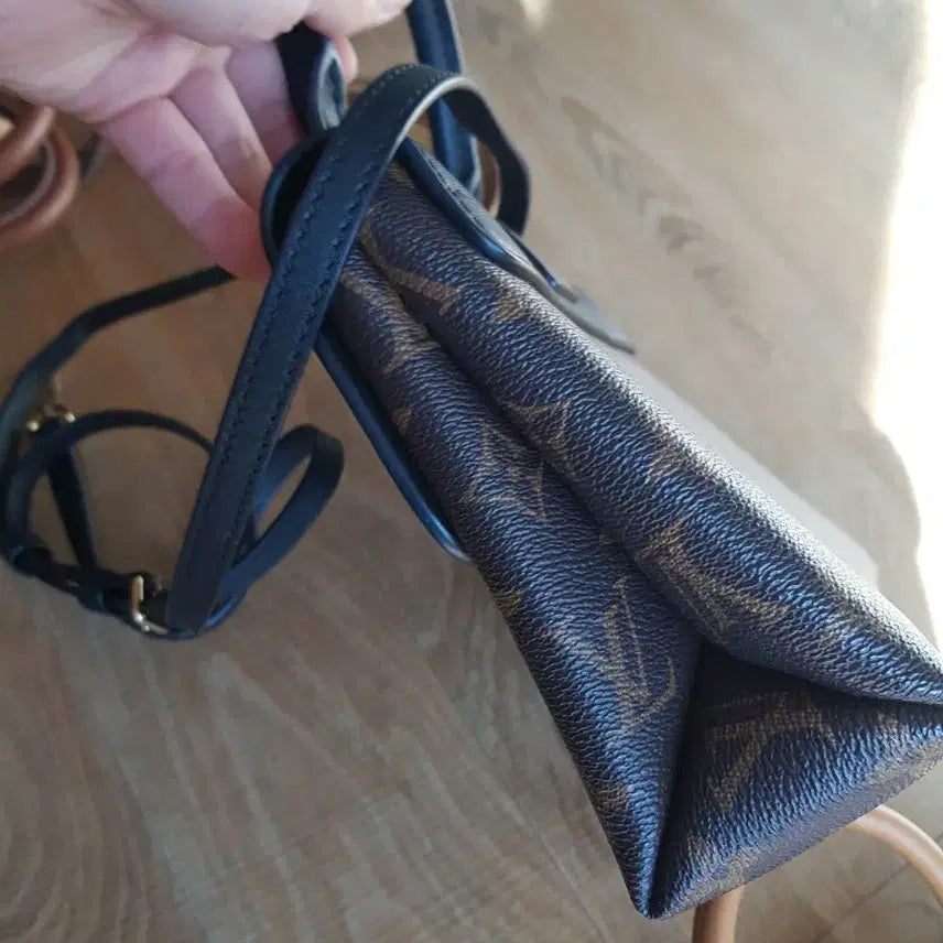 [BUNJANG] Monogram Pattern Mini Crossbody Bag / 패턴 미니백