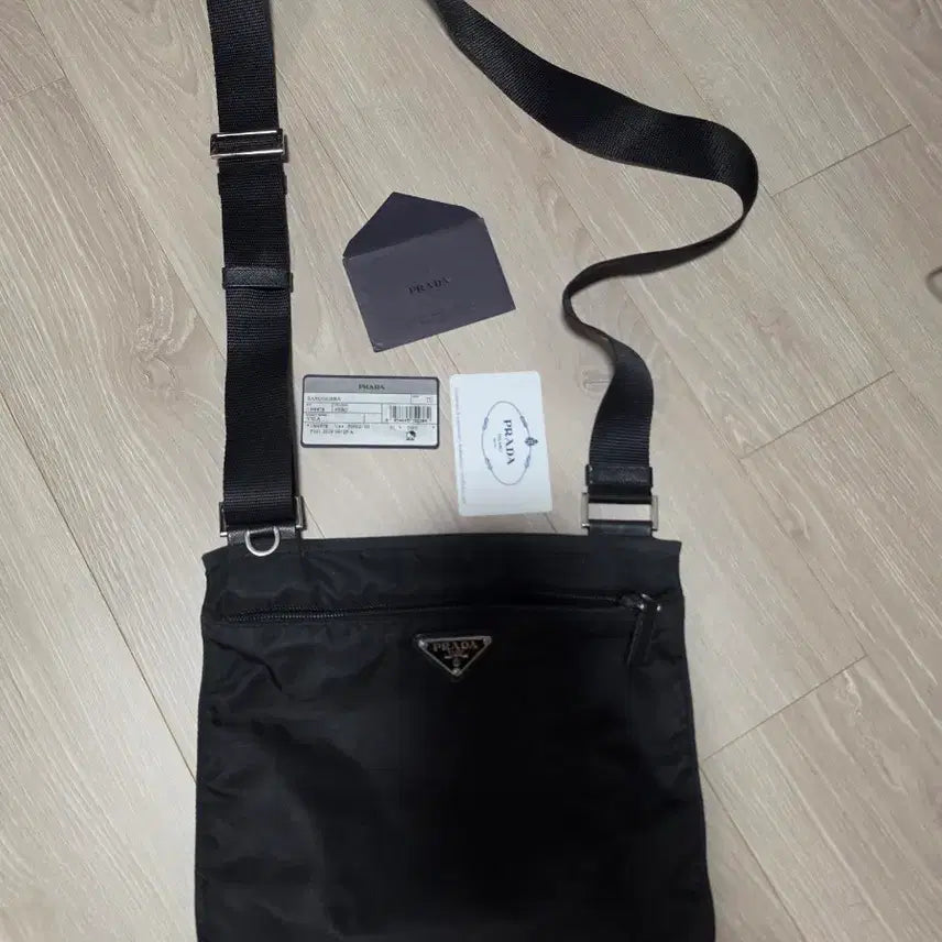 [BUNJANG] Prada Nylon Crossbody Bag / 프라다 나일론 크로스백