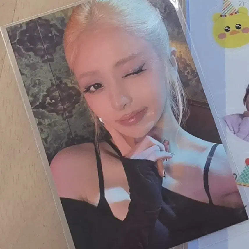 [BUNJANG] LE SSERAFIM Huh Yunjin Studio Photocard / 르세라핌 허윤진 공방