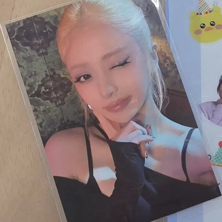 [BUNJANG] LE SSERAFIM Huh Yunjin Studio Photocard / 르세라핌 허윤진 공방