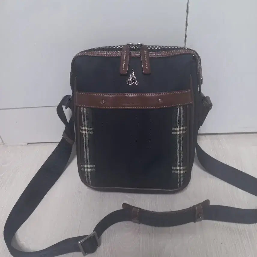 [BUNJANG] Beanpole Unisex Mini Cross Bag / 빈폴  남녀공용 미니 크로스백
