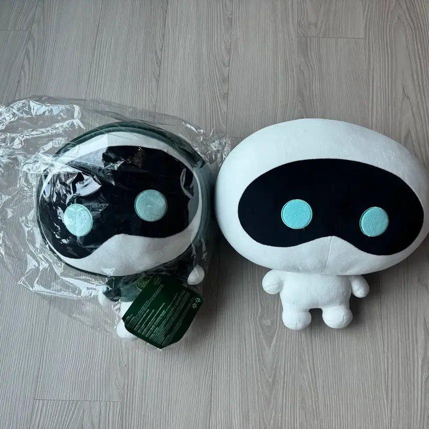 [BUNJANG] SEVENTEEN Woo Ddae Plush Toy (2 Types) &amp; Photocards (12 pcs) / 우떠 정품 인형 2종 세븐틴 포토카드 12장 모두 드려요
