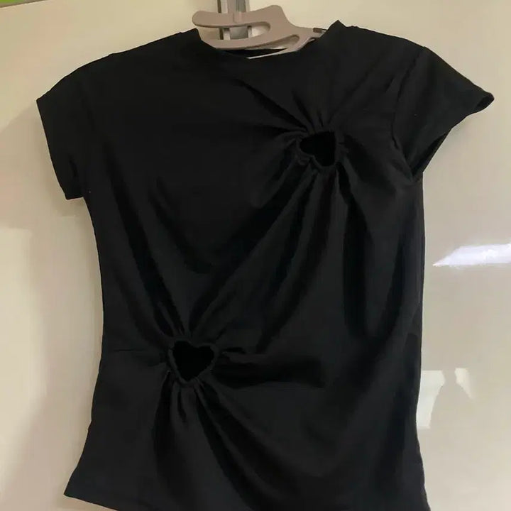 [BUNJANG] Slim Fit Heart Half Sleeve T-Shirt / 슬림티 하트티 반팔티