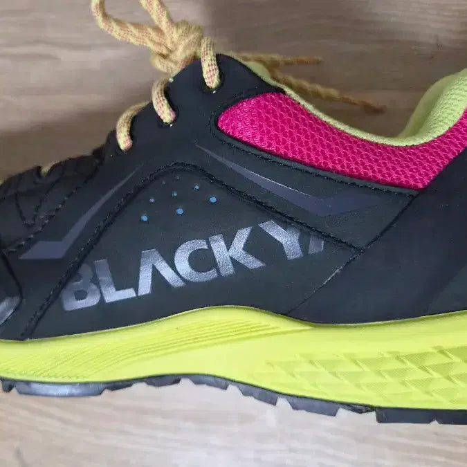 [BUNJANG] Blackyak Rocksprit Hiking Boots (Suitable for Rocky Terrain) - Size 255 / 블랙야크 락스피릿 등산화 (돌밭등산도 가능) //255