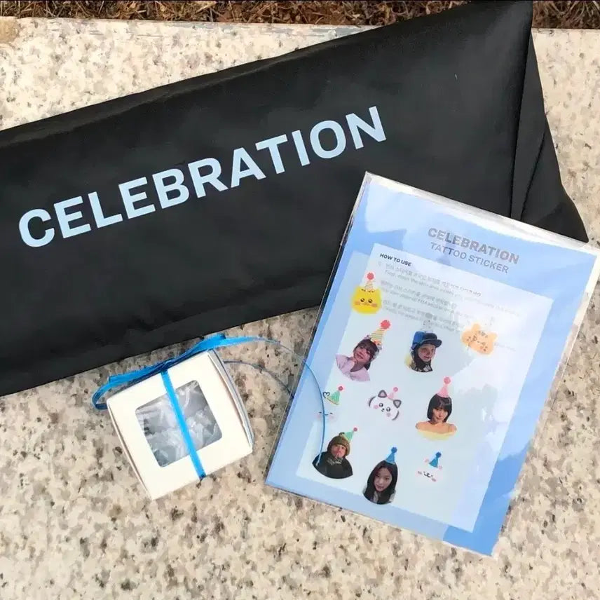[BUNJANG] LE SSERAFIM 4th Anniversary Birthday Party Gift Cake Keychain &amp; Tattoo Sticker / 르세라핌 4주년 생일파티 역조공 키링 양도 클리커 공방 포카 미팬