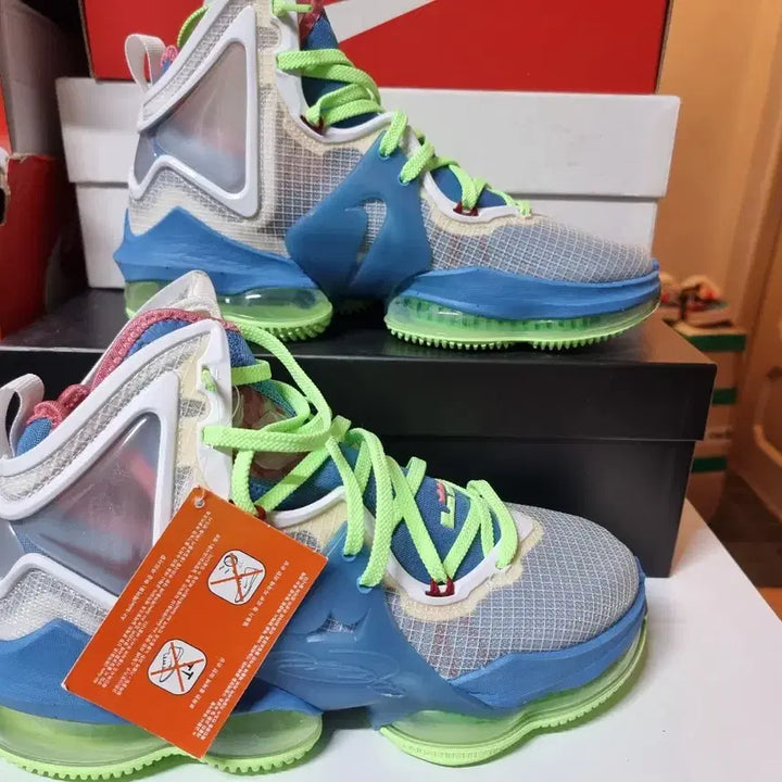 [BUNJANG] Nike LeBron Basketball Shoes Fluorescent Color / 나이키 르브론 농구화 형광색