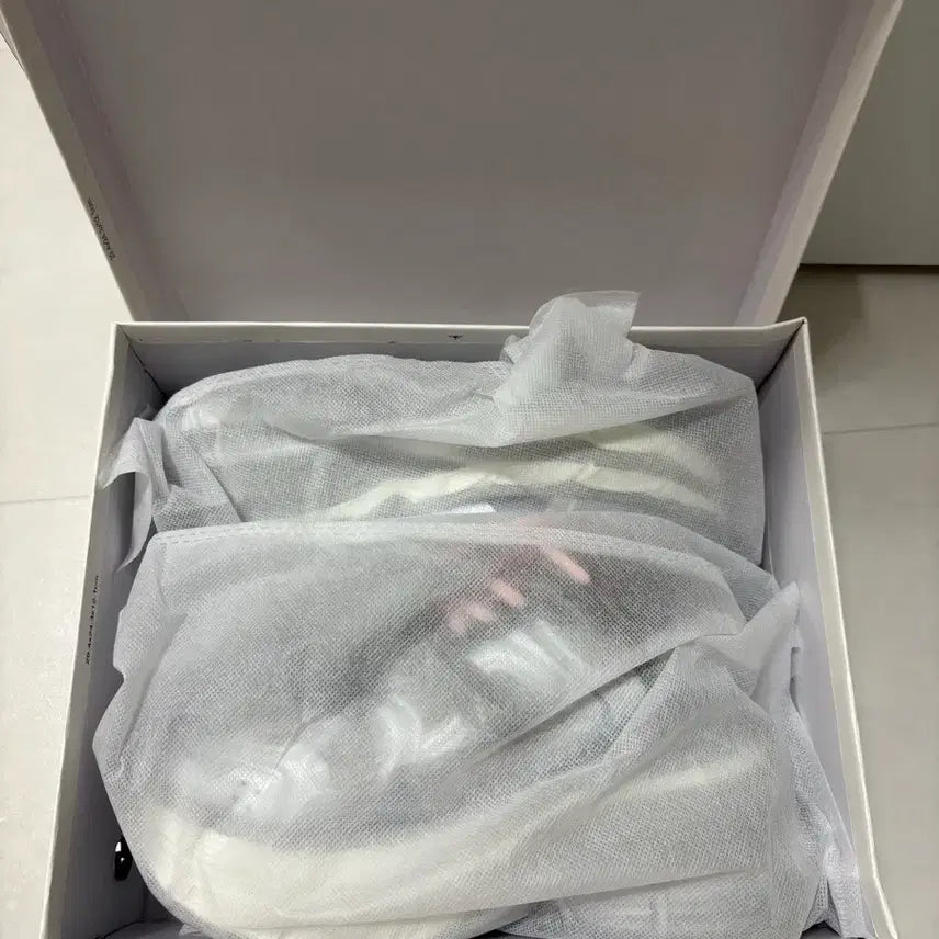 [BUNJANG] Ugly Shoes Sneakers 230 / 새상품 어글리슈즈 230 무료배송