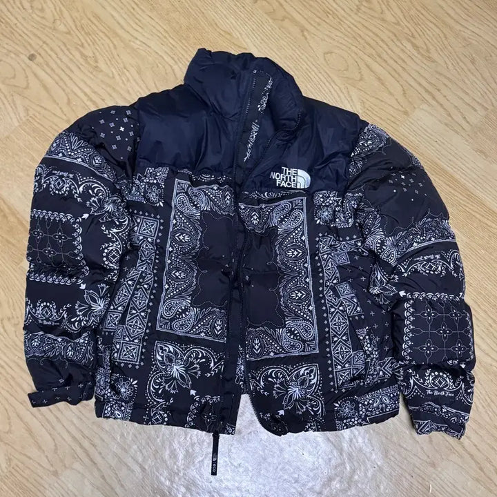 [BUNJANG] The North Face 1996 Retro Novelty Nuptse Jacket Black Bandana Paisley / 노스페이스 1996 레트로 노벨티 눕시 자켓 블랙 반다나 페이즐리 패딩