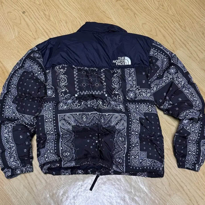 [BUNJANG] The North Face 1996 Retro Novelty Nuptse Jacket Black Bandana Paisley / 노스페이스 1996 레트로 노벨티 눕시 자켓 블랙 반다나 페이즐리 패딩