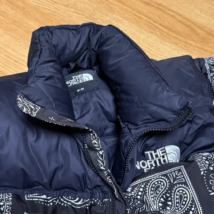 [BUNJANG] The North Face 1996 Retro Novelty Nuptse Jacket Black Bandana Paisley / 노스페이스 1996 레트로 노벨티 눕시 자켓 블랙 반다나 페이즐리 패딩
