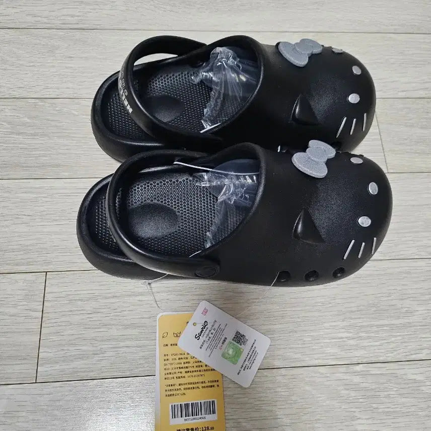 [SOLD OUT] 산리오 정품 헬로키티 블랙 클로그 250