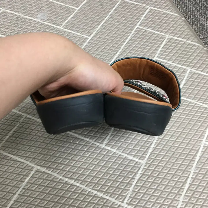 [BUNJANG] Fitflop Jeweled Slide Sandals / 핏플랍 보석 슬라이드 슬리퍼 225