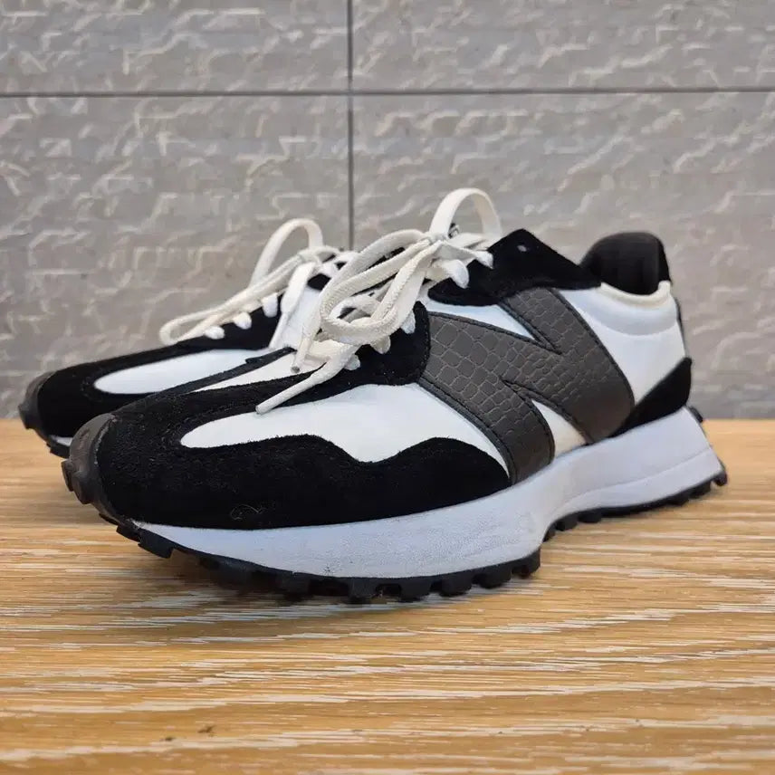 [BUNJANG] New Balance 327 WS327DW Croc Leather Pattern Sneakers 245 / 뉴발란스 327 WS327DW 크로커 가죽 패턴 새상품급  245