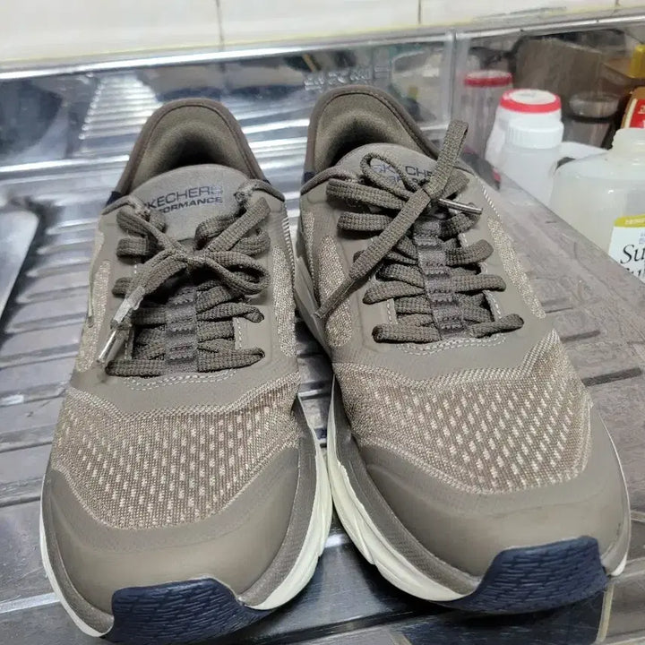 [BUNJANG] Skechers Max Cushioning Slip-ins Sneakers 250mm / 스케쳐스 맥스 쿠셔닝 슬립인스 250mm