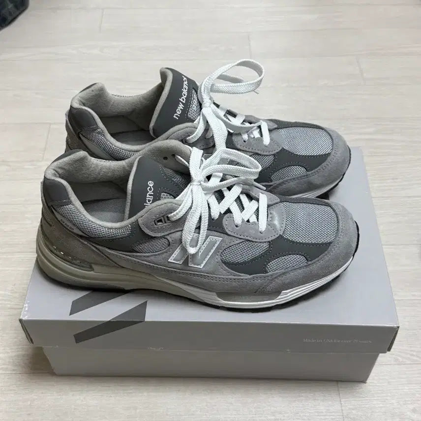 [BUNJANG] New Balance 992 Core Metallic Sneakers (275) / 뉴발란스 992 275 코어메탈릭