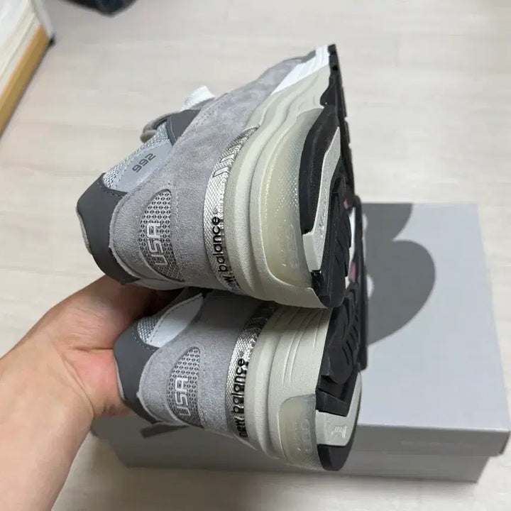 [BUNJANG] New Balance 992 Core Metallic Sneakers (275) / 뉴발란스 992 275 코어메탈릭
