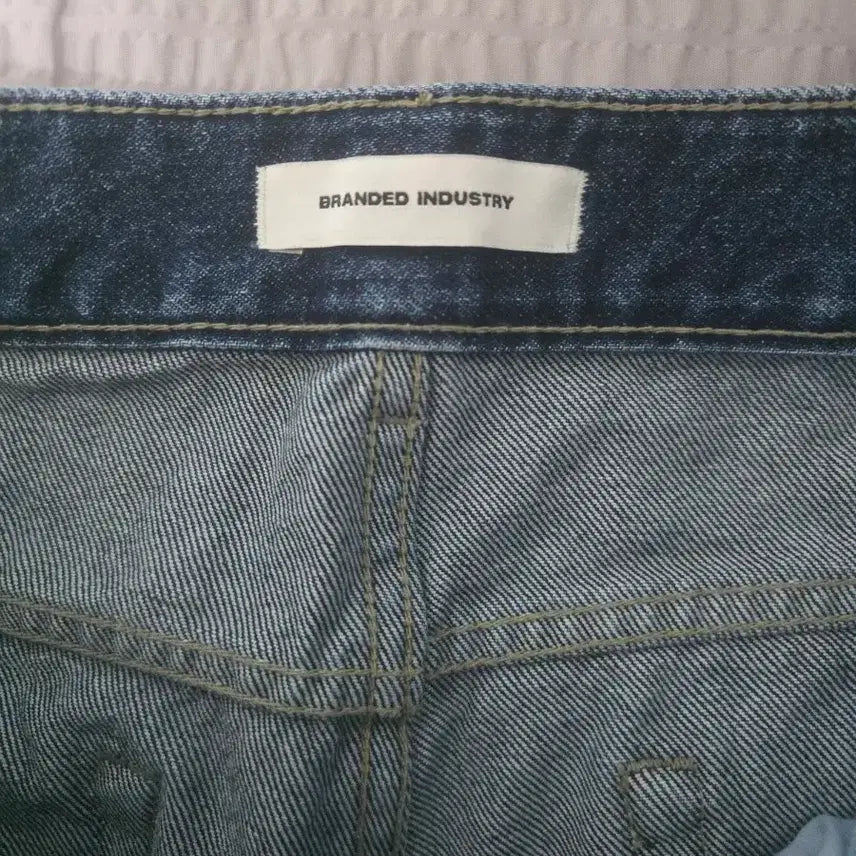 [BUNJANG] Branded Nostalgia Wide Flare Fit Denim (Size 32) / 브랜디드 노스텔지아 와이드 플레어핏 데님 32 사이즈 팜팜