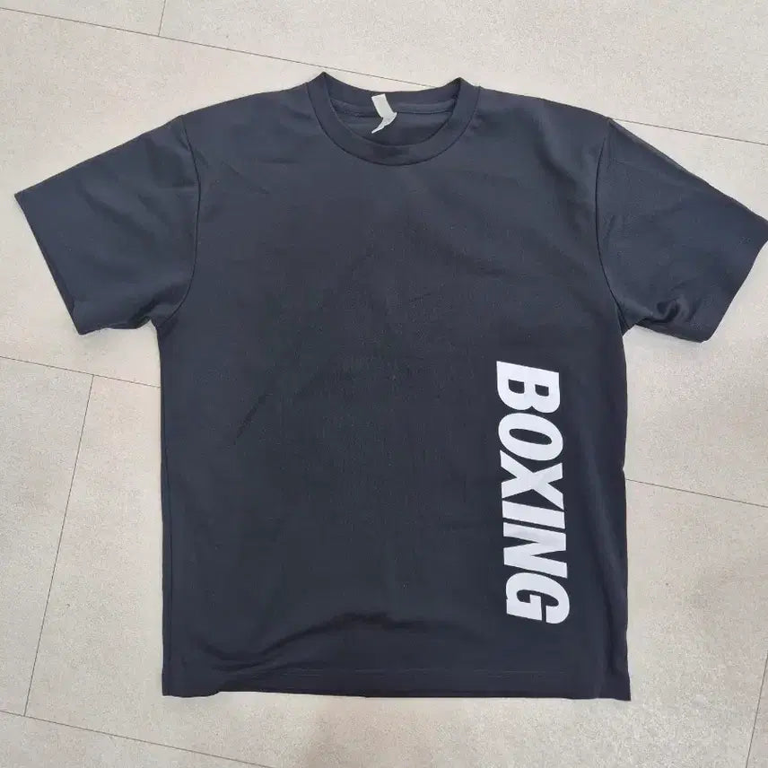[BUNJANG] Boxing Graphic Print T-Shirt (M, L) / 반팔티(M,L)