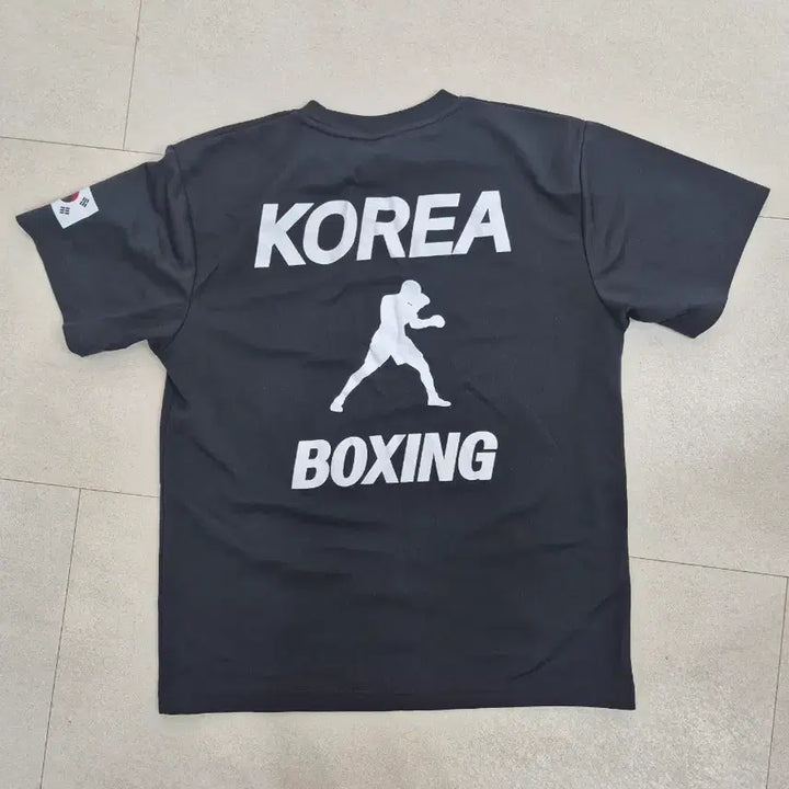 [BUNJANG] Boxing Graphic Print T-Shirt (M, L) / 반팔티(M,L)