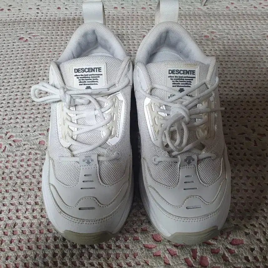 [BUNJANG] Descente Sneakers (255mm) / 데상트 신발 255mm