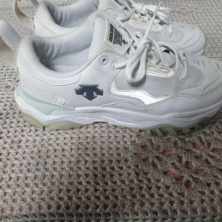 [BUNJANG] Descente Sneakers (255mm) / 데상트 신발 255mm