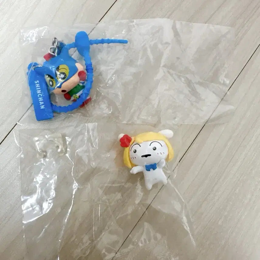 [BUNJANG] Crayon Shin-chan Plush &amp; 2 Gachapons Bundle / 짱구 인형과 가챠 2개 일괄로 팝니다.