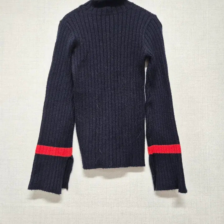 [BUNJANG] Navy Ribbed Knit Turtleneck Sweater with Red Line Detail / 네이비 골지 니트