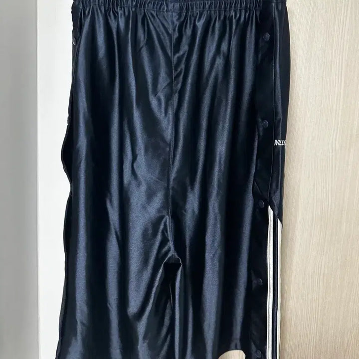 [BUNJANG] Adidas Willy Chavarria Deisel Snap Shorts L / 아디다스 윌리차바리아 데즐 스냅 쇼츠 KR L