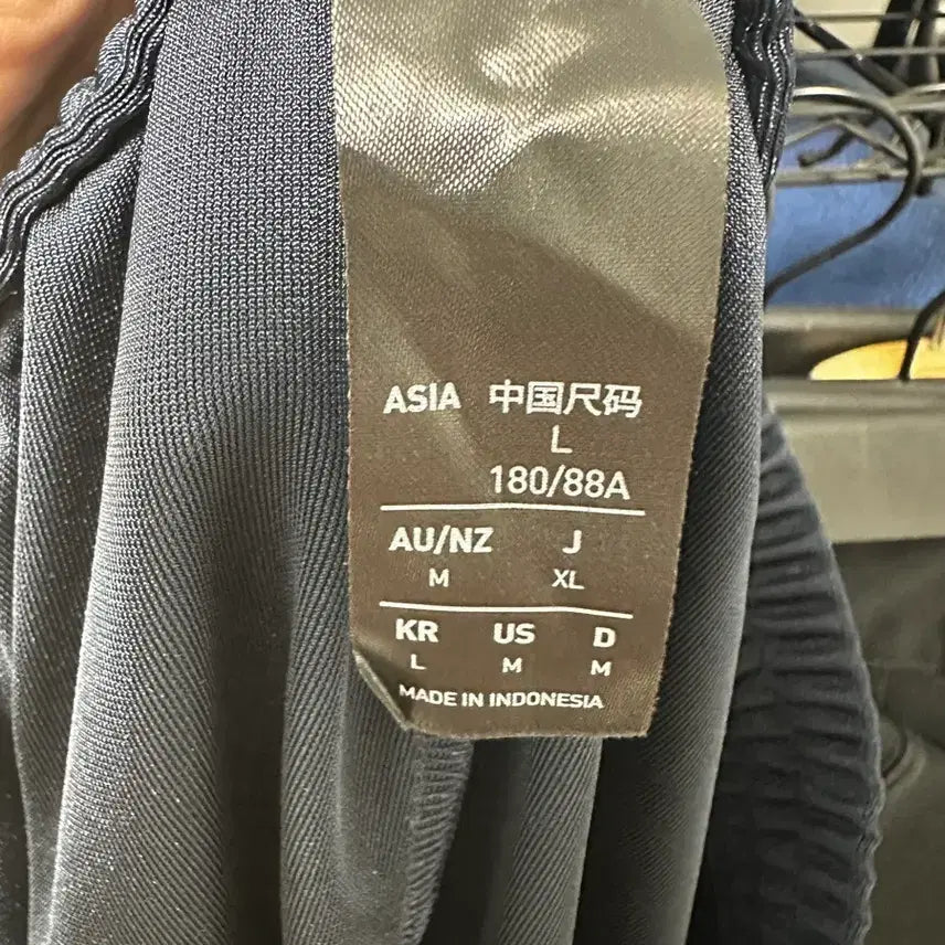 [BUNJANG] Adidas Willy Chavarria Deisel Snap Shorts L / 아디다스 윌리차바리아 데즐 스냅 쇼츠 KR L