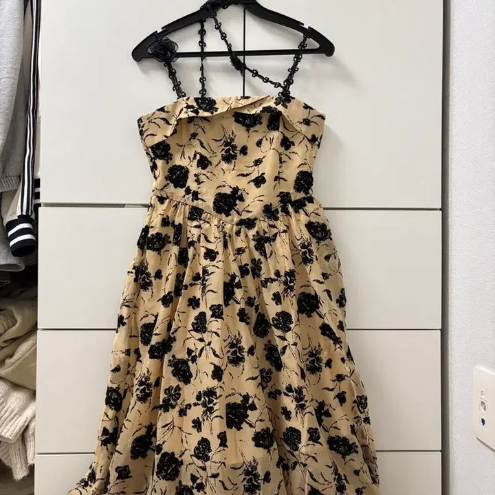 [BUNJANG] Sincethen Black Rose Halterneck Long Dress S / sincethen 신스덴 블랙로즈 홀터넥 롱원피스 s