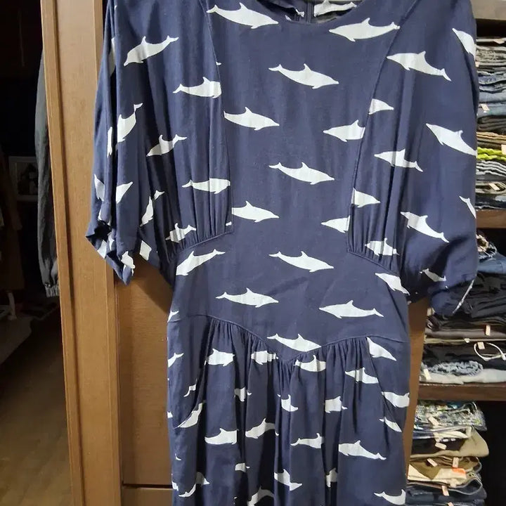 [BUNJANG] Tomboy Dolphin Pattern Midi Dress (Size 55) / 톰보이 돌고래 패턴 원피스(55)