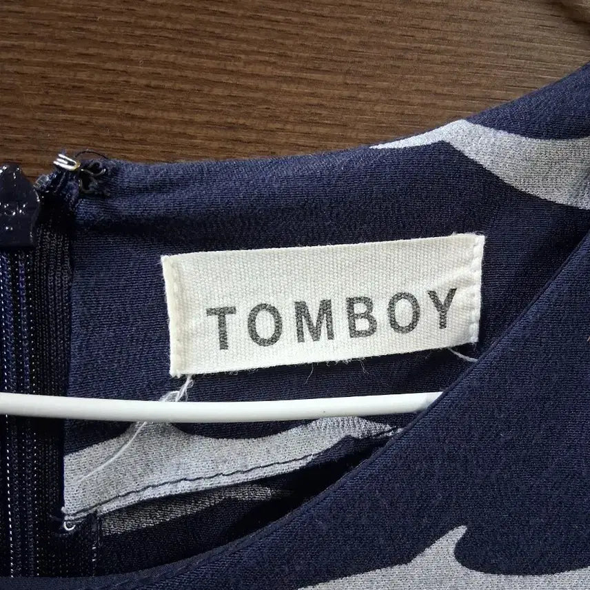 [BUNJANG] Tomboy Dolphin Pattern Midi Dress (Size 55) / 톰보이 돌고래 패턴 원피스(55)