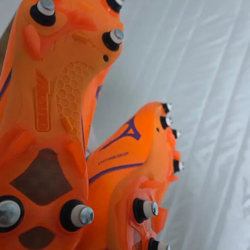[BUNJANG] Mizuno Orange Soccer Cleats (265mm) / 미즈노 오렌지 축구화 새상품 265사이즈
